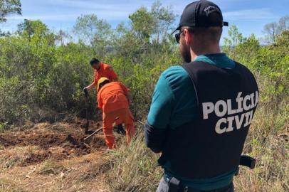 Cemitério clandestino da facção Bala na Cara é localizado no bairro Alto Petrópolis, Zona Leste de Porto Alegre