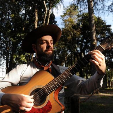  CAXIAS DO SUL, RS, BRASIL 05/08/2016Fábio Soares é um dos artistas que vai participar da Semana Farroupilha de Caxias do Sul sem receber cachê. (Jonas Ramos/Agência RBS)