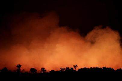 Smoke billows during a fire in an area of the Amazon rainforest near Humaita, AmazonasSmoke billows during a fire in an area of the Amazon rainforest near Humaita, Amazonas State, Brazil, Brazil August 17, 2019. Picture Taken August 17, 2019. REUTERS/Ueslei Marcelino ORG XMIT: HFSUMS25Local: HUMAITA ;BRAZIL