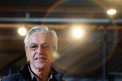 Caetano VelosoSÃO PAULO, SÃO PAULO, BRASIL, 23/05/2018. Retrato do cantor e compositor Caetano Veloso durante entrevista na sede do Spotfy em São Paulo.Foto:Nilton Fukuda/Estadão Conteúdo. - Crédito:NILTON FUKUDA/ESTADÃO CONTEÚDO/AE/Código imagem:217893Editoria: SUPLocal: SÃO PAULOIndexador: NILTON FUKUDAFonte: AGEFotógrafo: NILTON FUKUDA