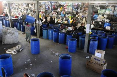  PORTO ALEGRE,RS,BRASIL.2019,08,22.Centro de Reciclagem da Vila Bom Jesus,não recebe da prefeitura repasse de receita e as coletas de lixo reclivael,feita pelo DMLU.(RONALDO BERNARDI/AGENCIA RBS).