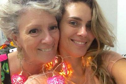 Carolina Dieckmann e a mãe, Maíra