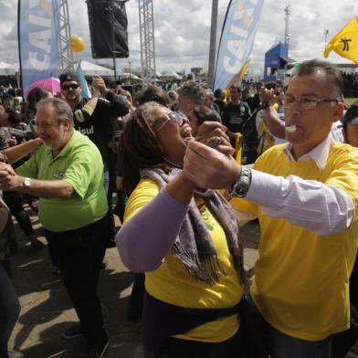  Esteio, RS, Brasil, 04-09-2015, Indignados com parcelamento de salários, educadores também querem chamar a atenção para precariedade das condições de trabalho. (FOTO: TADEU VILANI/AGECIA RBS)