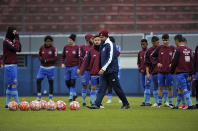  CAXIAS DO SUL, RS, BRASIL, 23/08/2019Caxias treino no estádio do centenário para enfrentar o Grêmio (sub 23) pela Copa Seu Verardi. (Lucas Amorelli/Agência RBS)