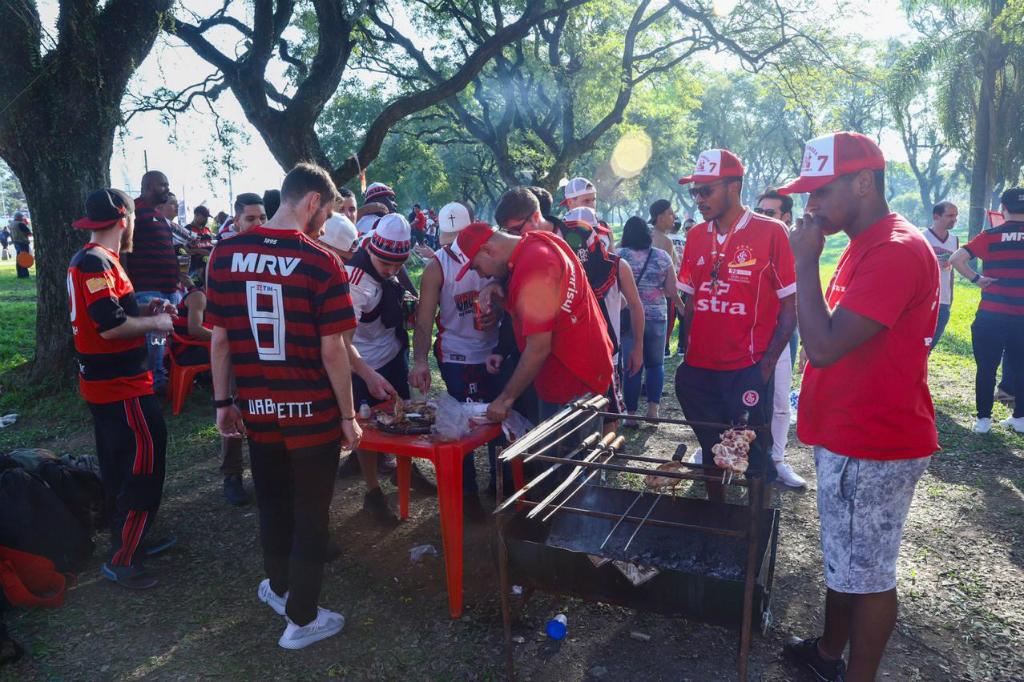 Libertadores: Torcidas de Flamengo e Corinthians se unem na final