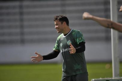 CAXIAS DO SUL, RS, BRASIL, 01/08/2019Treino do Juventude no Jaconi antes de jogar contra o Atlético 0 AC pela série C do campeonato Brasileiro. Renato Cajá (Lucas Amorelli/Agência RBS)