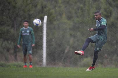 CAXIAS DO SUL, RS, BRASIL, 23/07/2019Treino do Juventude no CT antes do jogo contra o São José (POA), pela série C. Genilson - zagueiro(Lucas Amorelli/Agência RBS)