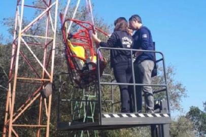 IGP faz perícia no brinquedo do Eco Parque que feriu duas jovens no dia 24 de agosto em Nova Roma do Sul