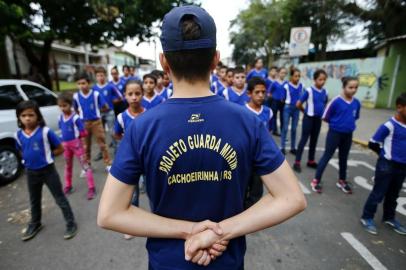  CACHOEIRINHA, RS, BRASIL, 30-08-2019: Crianças participam do projeto Guarda Mirim, que envolve 100 crianças, promove cidadania e ações de reforço escolar (FOTO FÉLIX ZUCCO/AGÊNCIA RBS, Editoria de Geral).