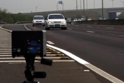  CANOAS-RS-BR- 28.09.2019Teste GZH com radar móvel, na BR-448.FOTÓGRAFO: TADEU VILANI AGÊNCIARBS  Editoria de Notícias