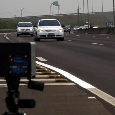  CANOAS-RS-BR- 28.09.2019Teste GZH com radar móvel, na BR-448.FOTÓGRAFO: TADEU VILANI AGÊNCIARBS  Editoria de Notícias