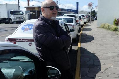  CAXIAS DO SUL, RS, BRASIL (03/09/2019)Taxista Gilberto Bogno, 67, relata a situação atual dos taxistas que trabalham no aeroporto de Caxias do Sul. (Antonio Valiente/Agência RBS)