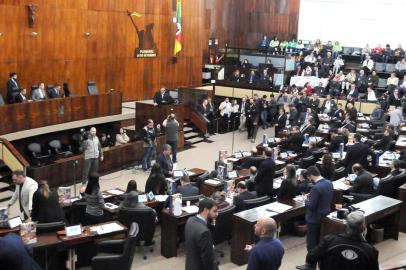 Sessão plenária que derrubou aposentaodria especial de deputados. Foto: Celso Bender  Agência ALRS