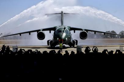 Cerimônia de entrega da aeronave KC-390 para FABO presidente Jair Bolsonaro participa da cerimônia de entrega da aeronave KC-390 para a Força Aérea Brasileira.