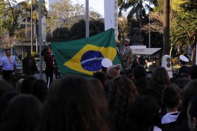  CAXIAS DO SUL, RS, BRASIL, 04/09/2019 - Evento cívico de arriamento da bandeira. (Marcelo Casagrande/Agência RBS)