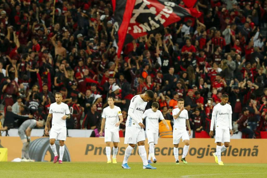 Grêmio joga bem, mas está eliminado da Copa do Brasil e foca no Brasileirão