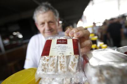  ESTEIO, RS, BRASIL - 2019.08.29 - Produtos feitos com mel à venda no pavilhão da agricultura familiar. Na foto: Alair Vargas, o senhor do mandolate(Foto: ANDRÉ ÁVILA/ Agência RBS)