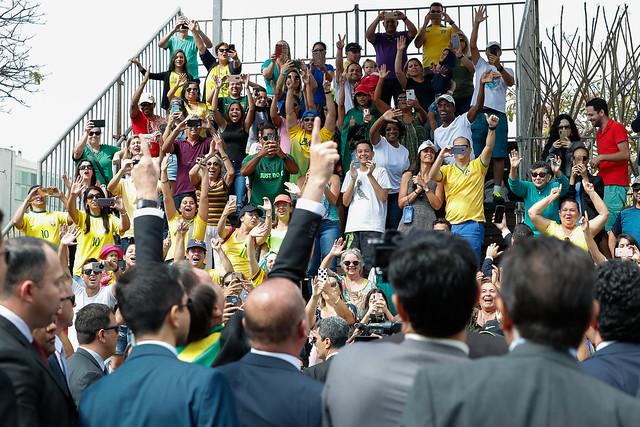Bolsonaro leva Edir Macedo e Silvio Santos para desfile da Independência -  Estadão