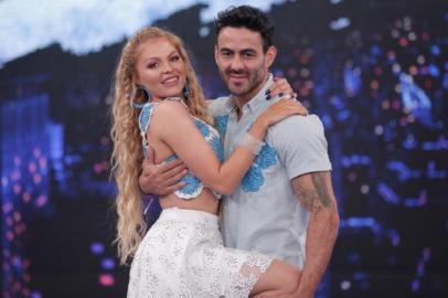 Luísa Sonza e o professor Léo Santes na Dança dos Famosos