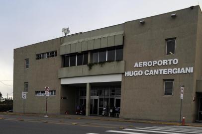  CAXIAS DO SUL, RS, BRASIL, 15/07/2016 - Aeroporto Regional Hugo Cantergiani, em Caxias do Sul, aumentou o número de passageiros desde maio. Hoje, são cerca de 20 mil passageiros por mês. 5 mil a mais do que no ano passado. (MARCELO CASAGRANDE/AGÊNCIA RBS)