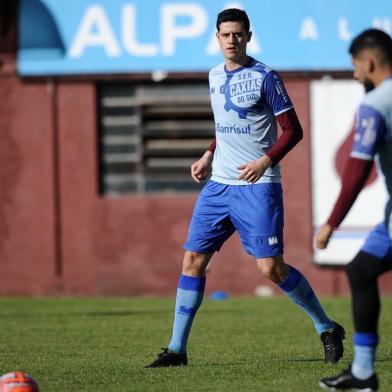  CAXIAS DO SUL, RS, BRASIL (15/08/2019)Treino do Ser Caxias no estádio centenário em caxias do Sul. Na foto, zagueiro Guilherme Truyts. (Antonio Valiente/Agência RBS)