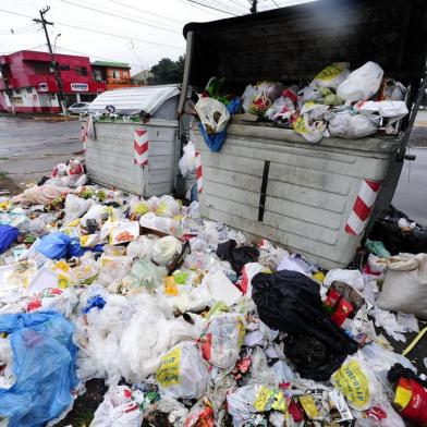 Interrupção no serviço de coleta de lixo em Cachoeirinha causa transtornos