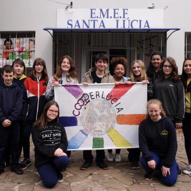  CAXIAS DO SUL, RS, BRASIL (11/09/2019)Primeira cooperativa de estudantes da cidade na escola  Municipal Santa Lúcia. (Antonio Valiente/Agência RBS)