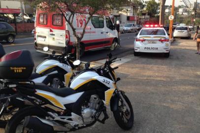 Após acidente, homem ameaça motorista com arma e é detido por populares em Caxias