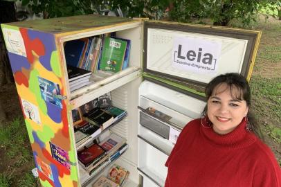 PORTO ALEGRE, 16/09/2019, Geladeira com livros no bairro Petrópolis