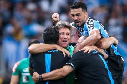 Renato Gaucho, coach of Gremio, celebrates winning the championship Copa do Brasil 2016 at Arena do Gremio on December 07, 2016 in Porto Alegre, Brazil. - Gremio beat Atletico Mineiro. (Photo by JEFFERSON BERNARDES / AFP)Editoria: SPOLocal: Porto AlegreIndexador: JEFFERSON BERNARDESSecao: soccerFonte: AFPFotógrafo: STR