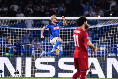  Napolis Belgian forward Dries Mertens celebrates after scoring a penalty during the UEFA Champions League Group E football match Napoli vs Liverpool on September 17, 2019 at the San Paolo stadium in Naples. (Photo by Alberto PIZZOLI / AFP)Editoria: SPOLocal: NaplesIndexador: ALBERTO PIZZOLISecao: soccerFonte: AFPFotógrafo: STF