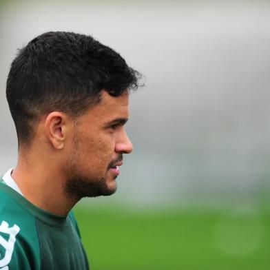  CAXIAS DO SU, RS, BRASIL, 18/09/2019. Treino do Juventude no estádio Alfredo Jaconi. O Ju se prepara para o jogo da volta da semifinal da série C do Campeonato Brasileiro contra o Náutico. Na foto, meia Rafael Bastos. (Porthus Junior/Agência RBS)