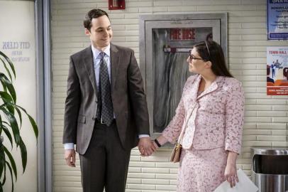 Mayim Bialik and Jim Parsons in The Big Bang Theory (2007)