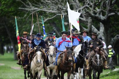  PORTO ALEGRE, RS, BRASIL, 20/09/2019- Desfile de 20 Setembro. (FOTOGRAFO: RONALDO BERNARDI / AGENCIA RBS)