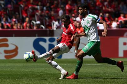 Inter recebe a Chapecoense pela 20ª rodada do Brasileirão, no Estádio Beira-Rio. Edenilson