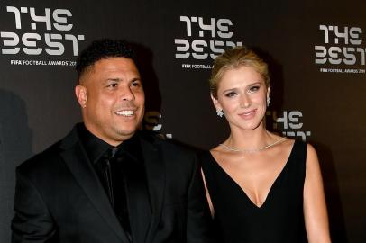  Brazils former forward Ronaldo and his companion Celina Locks arrive for The Best FIFA Football Awards ceremony, on September 23, 2019 at Teatro alla Scala in Milan. (Photo by Tiziana FABI / AFP)Editoria: SPOLocal: MilanIndexador: TIZIANA FABISecao: soccerFonte: AFPFotógrafo: STF