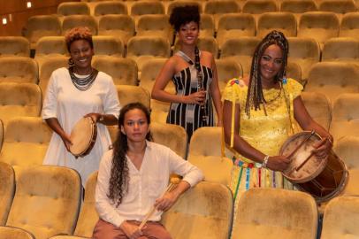 Teatro do Sesc de Caxias do Sul recebe mais uma edição do projeto Líricas Históricas. Neste domingo (29) será apresentado o show Líricas Negras