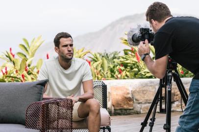 Coleção Outdoor 2019, da Saccaro, tem Pedro Andrade como garoto propaganda