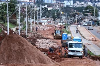  PORTO ALEGRE, RS, BRASIL, 30/07/2019: Obra da Avenida tronco paradaIndexador: ISADORA NEUMANN