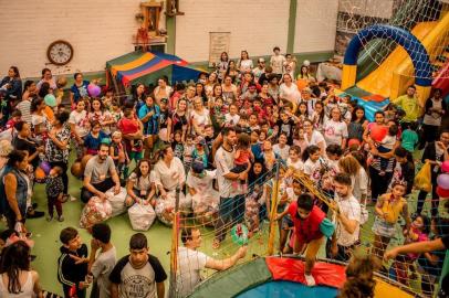 Voluntários precisam de doações para promover festa para crianças em Caxias. Edição de 2018 reuniu 400 crianças em evento no bairro  Sanvitto, em Caxias.