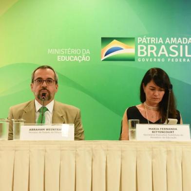 Coletiva do ministro da Educação, Abraham Weintraub, sobre descontingenciamento de verbas na pasta. 