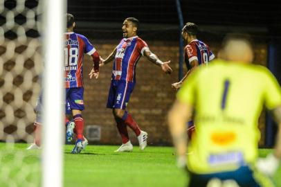 AVAÃ? X BAHIA - CAMPEONATO BRASILEIRO 2019Partida entre Avaí­ x Bahia válida pela 22ª rodada da Série A do Campeonato Brasileiro 2019 no estádio Aderbal Ramos da Silva em Florianópolis, Santa Catarina na noite desta segunda-feira. Foto: Eduardo ValenteEditoria: SPOIndexador: EDUARDO VALENTE/LANCEPRESS!Secao: FutebolFonte: LANCEPRESS!Fotógrafo: EDUARDO VALENTE/LANCEPRESS!