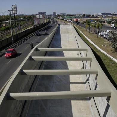  PORTO ALEGRE, RS, BRASIL, 30-09-2019: Obras na trincheira da avenida Ceará, na zona norte. (Foto: Mateus Bruxel / Agência RBS)Indexador: Mateus Bruxel