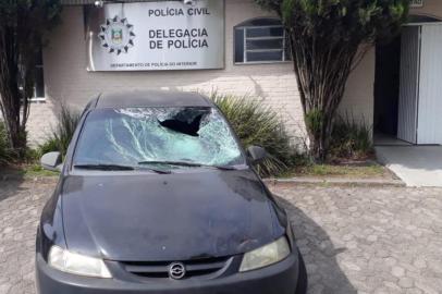 Carro de atropelamento em Canela