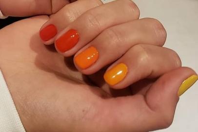 Unhas skittles de Buna Marquezine