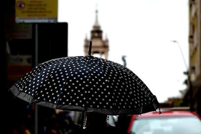  PORTO ALEGRE, RS, BRASIL,03/10/2019- Tempo com chuva nesta Quinta Feira em Porto Alegre. (FOTOGRAFO: JEFFERSON BOTEGA / AGENCIA RBS)