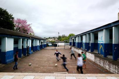  ALVORADA, RS, BRASIL - 03.10.2019 - Escola Estadual Carlos Drummond de Andrade, de Alvorada, foi indicada pela Secretaria Estadual de Educação do RS para integrar o programa de escolas cívico-militares do Ministério da Educação. (Foto: Jefferson Botega/Agencia RBS)