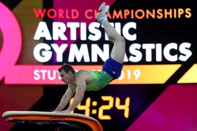 STUTTGART (ALE), 2/10/2019: o ginasta Arthur Zanetti durante treino de pódio às vésperas do Mundial de ginástica artística.