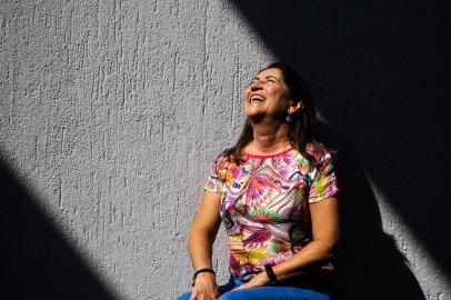  PORTO ALEGRE, RS, BRASIL, 01-09-2019: Roselaine de Avila Peres, 59 anos, em casa, no bairro Tristeza, na zona sul. Ela fará 60 anos no dia 07 de setembro, data que, de acordo com pesquisas e projeções, deve marcar a virada demográfica do Rio Grande do Sul, ou seja, o número de gaúchos com 60 anos ou mais deverá superar o contingente de crianças e adolescentes de zero a 14 anos. (Foto: Mateus Bruxel / Agência RBS)Indexador: Mateus Bruxel