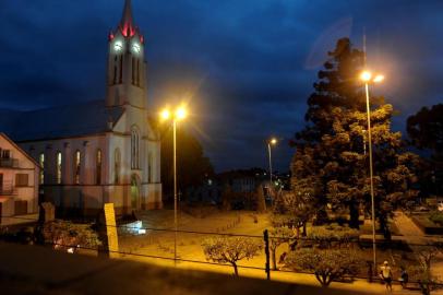 BOM JESUS, RS, BRASIL,  03/10/2019Bom Jesus contabiliza 9 homicídios neste ano, três vezes mais do que em todo ano passado. Comunidade está assustada, se sentindo insegura. Comissão pró-segurança pede por um delegado da Polícia Civil na cidade e mais efetivo da Brigada Militar. Praça do centro de Bom Jesus(Lucas Amorelli/Agência RBS)